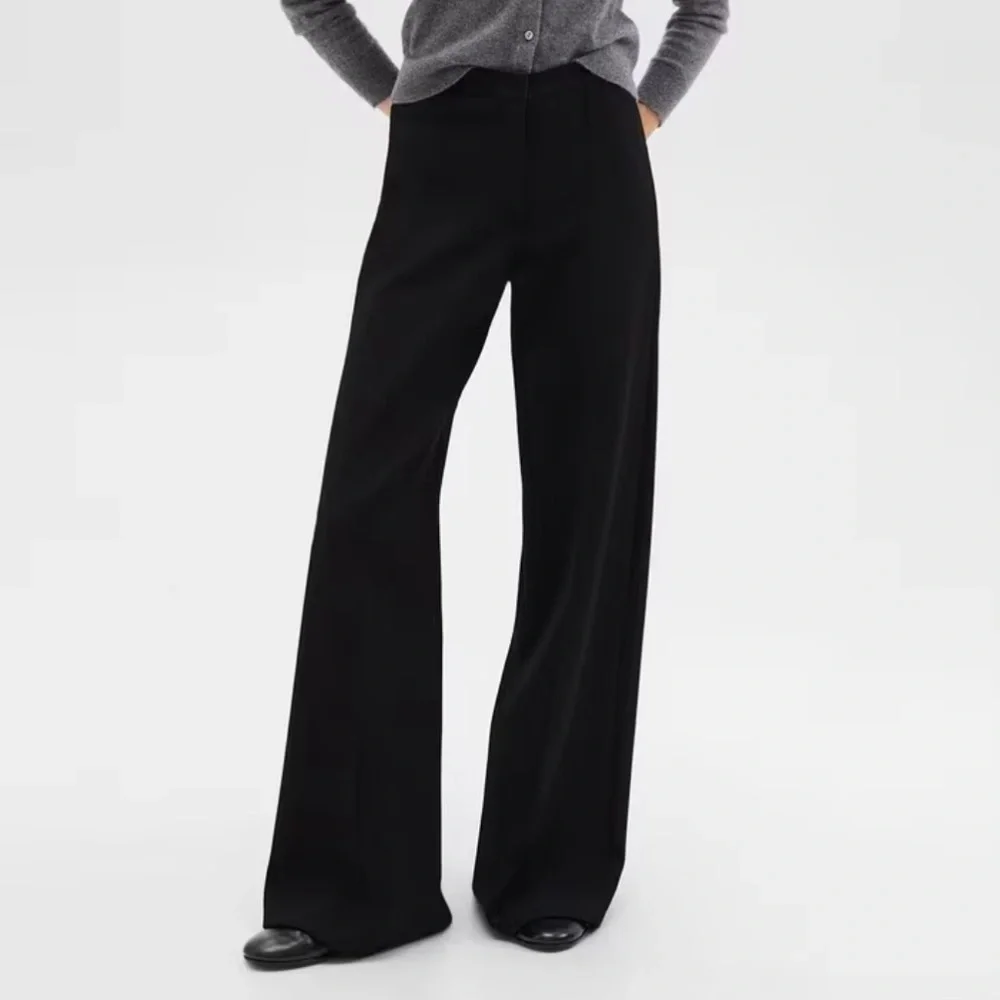 Theory High-Waist Wide-Leg Pant in Crepe Knit - Picture 1 of 4